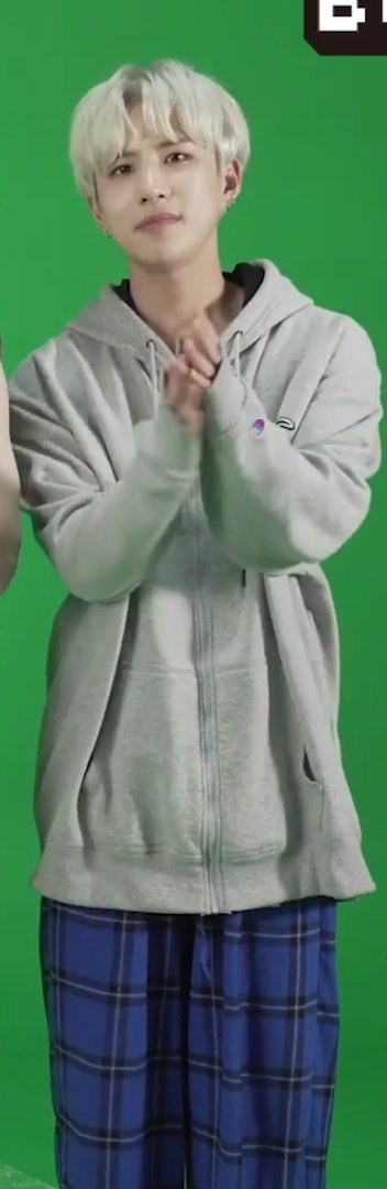 junjiu_u's tweet photo. he's so cute i'm crying https://t.co/mgQR7ALG2B