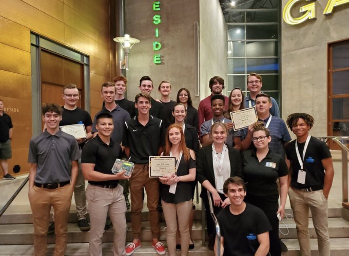 Divito_MET's tweet photo. All the #PeoriaMET Students that pitched @seedspot Schools National Demo Day! https://t.co/xw6fU59pUH