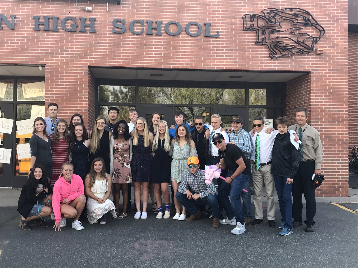 ChristySinner's tweet photo. Hayden state qualifiers are Headed to state track! Best of luck to our amazing athletes. https://t.co/VEQJ4zA9eR