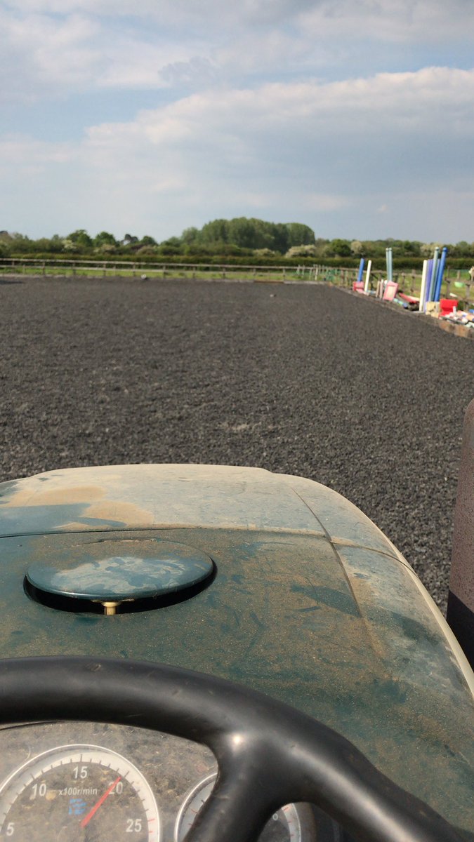 Spending the sunny afternoon at home Catching up on jobs. #schoolraking #fencemending