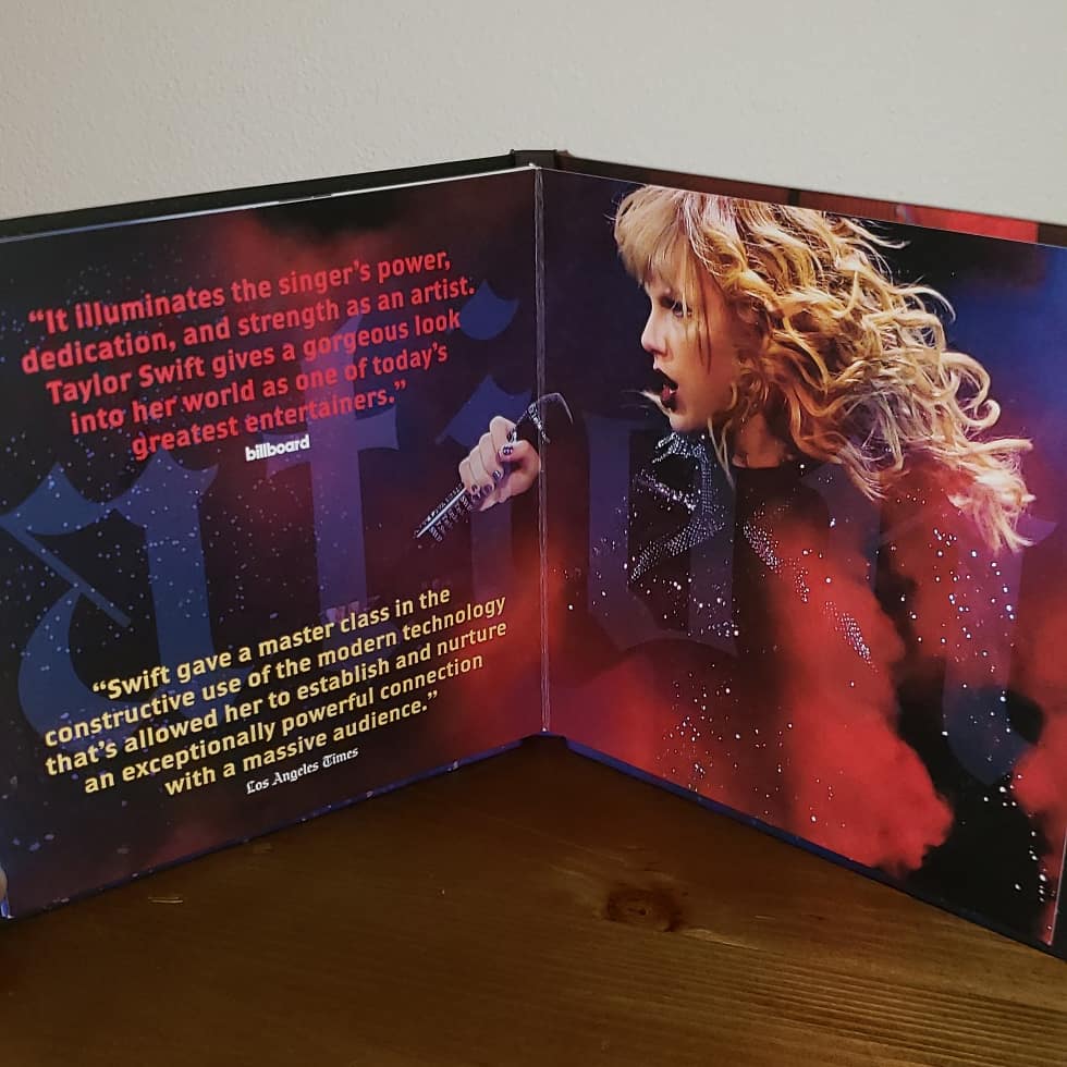 readyforwhit's tweet photo. LOOK. WHAT. ARRIVED. Now I dont have to worry about the day they take it off of Netflix! ❤❤#tswift #taylorswiftfan #taylorswift #taylor #ts #ts7 #taylor_swift #netflix #swift #missswift #tayloralisonswift #taylurking #reputationtour #reputationstadiumtour #taylorswiftney https://t.co/dBRRcWFMHo