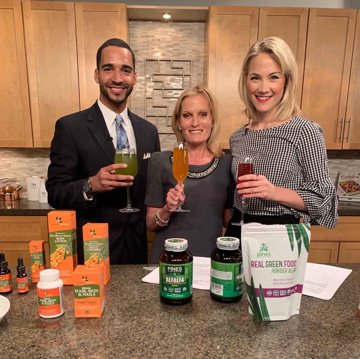 Pines Real.Green.Food., a Powder Blend of WheatGrass, Barley Grass, Oat Grass and Alfalfa Leaf, was just featured on @WKYC Cleveland <a href="/LIVEONLakeside/">Live on Lakeside</a>. 
➡️ ➡️  🏃to Amazon amzn.to/2Y5U3Ed and enter 
promo code 50RealFood at checkout for 50% OFF YOUR PURCHASE!  🙌