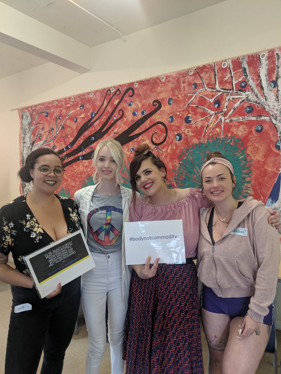 MindfullyMicha's tweet photo. ✨🙌♀️ PEER PWR 🙌✨♀️
AMAZING discussions today with amazing women. So much love to share. Thank you for sharing.
@nottswcentre #bodynotcommodity #mentalhealthawarenessweek #MHAW2019 #MHAW19 https://t.co/d8XNN7uYoO