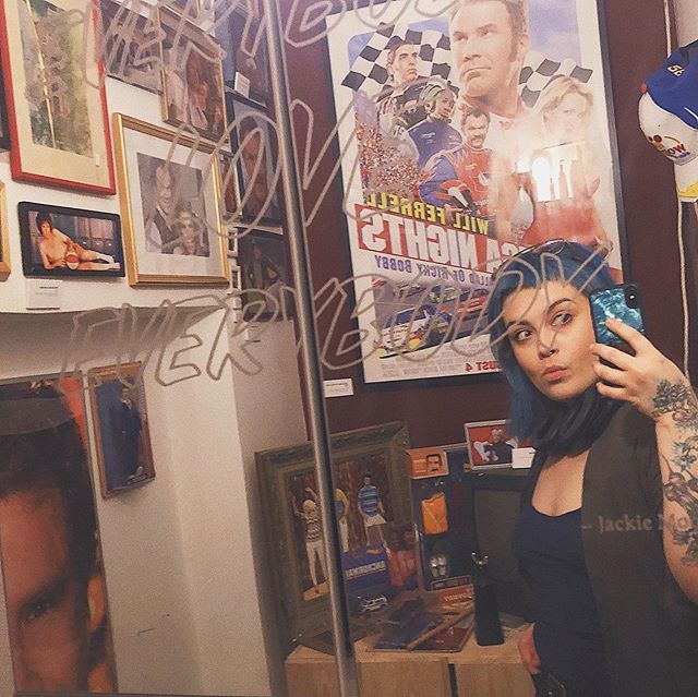 xamy_'s tweet photo. In the shittiest museum of Will Farrel
#toilet #toiletselfie #bathroom #bathroomselfie #restroom #restroomselfie #wc #wcselfie #willfarrel #snask #museum #everybodyloveseverybody https://t.co/Mssd7vJn4L https://t.co/gmNmj6O7jO