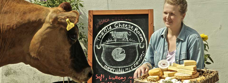 The fine people <a href="/finecheeseco/">The Fine Cheese Co.</a> have lined up some ace meet-the-maker sessions at their Belgravia store for #LondonCheeseMonth. Tomorrow it's <a href="/BathSoftCheese/">Bath Soft Cheese</a> &amp; @OldCheeseRoom with tasters &amp; cheese chat. Go say hello, although we can't promise the cow will be there!  🐮🧀🛒