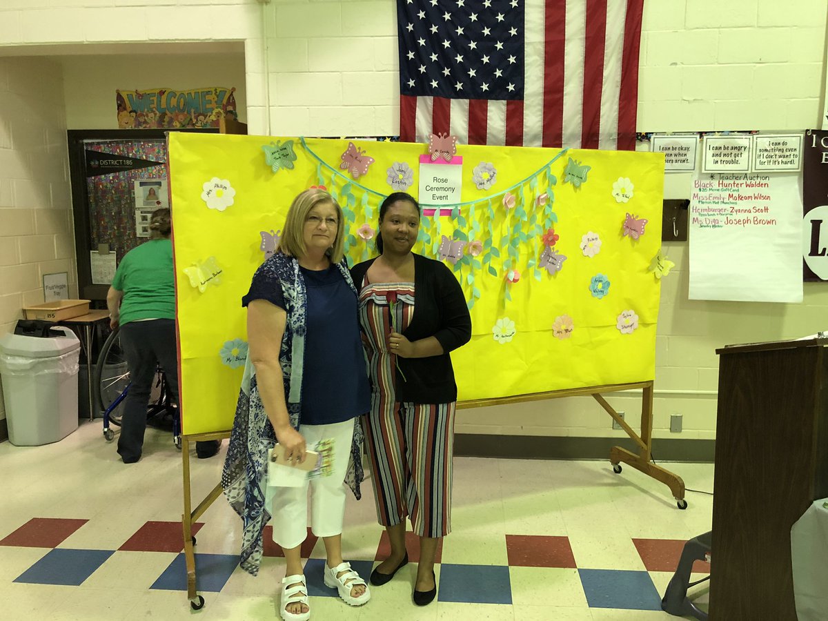 LeeLions's tweet photo. Shouting out outstanding parents during our AVID Rose Ceremony! https://t.co/UOxg44VAJX