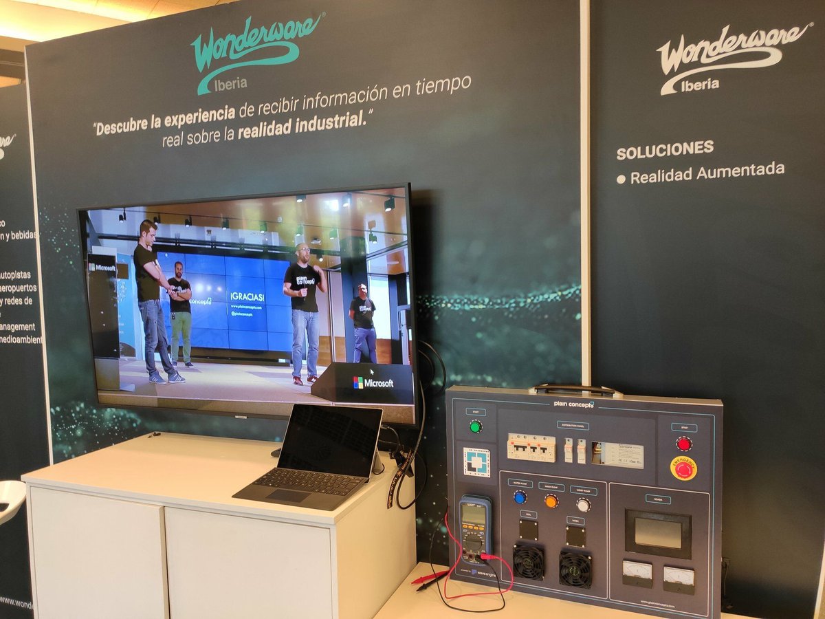 plainconcepts's tweet photo. ¡Nos llegan fotos de nuestro stand en el #MatCongress de Tarragona! Ven a probar nuestra demo de mantenimiento industrial con #RealidadAumentada, y mañana no te pierdas a nuestro MVP @Carlos_Lande hablando sobre #Blockchain! 😎

@WonderwareES #TransformacionDigital #Wonderware https://t.co/g328dwZZmb