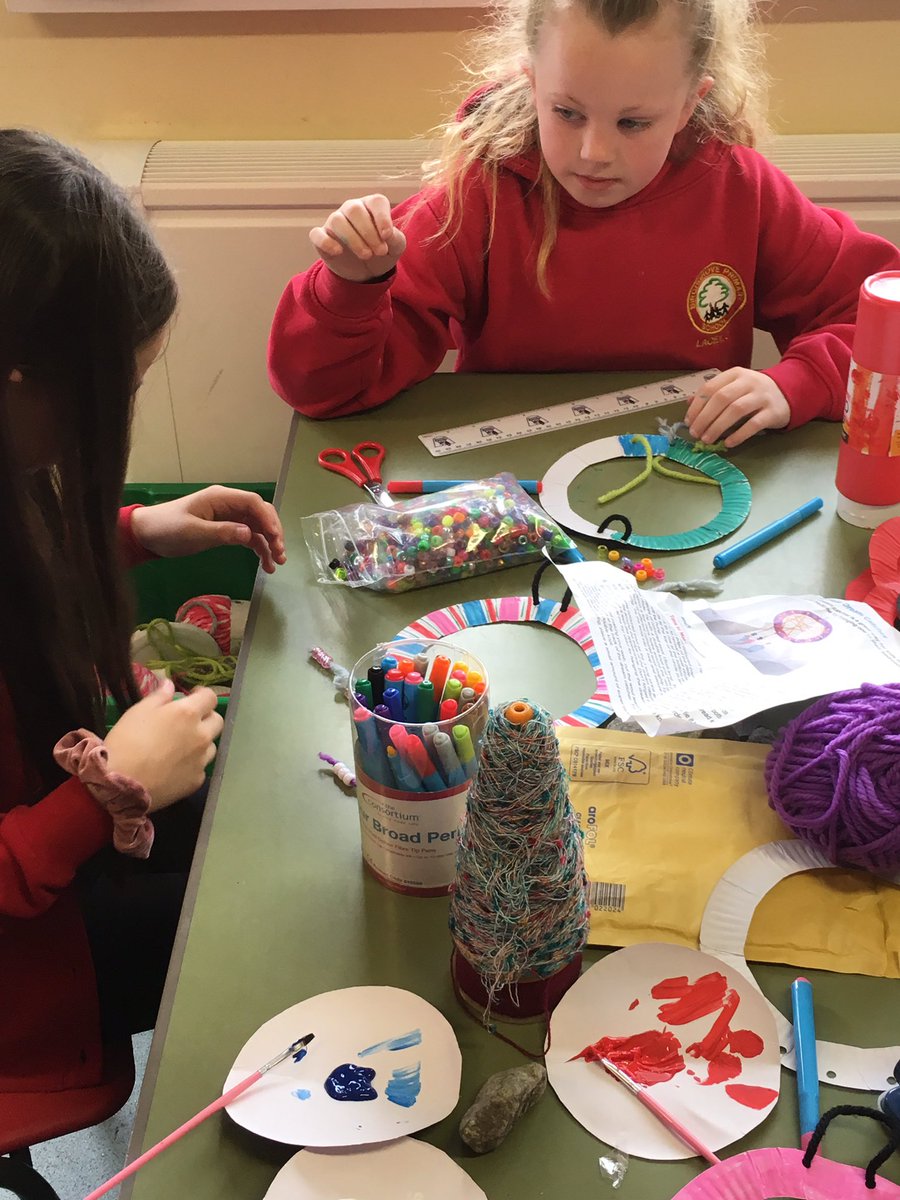BGrovePrimary's tweet photo. Y6 entrepreneurs making their products for next weeks @VirginMoney grow £5 enterprise afternoon. #CreativeHabitsOfMind https://t.co/HbCBt0S70U
