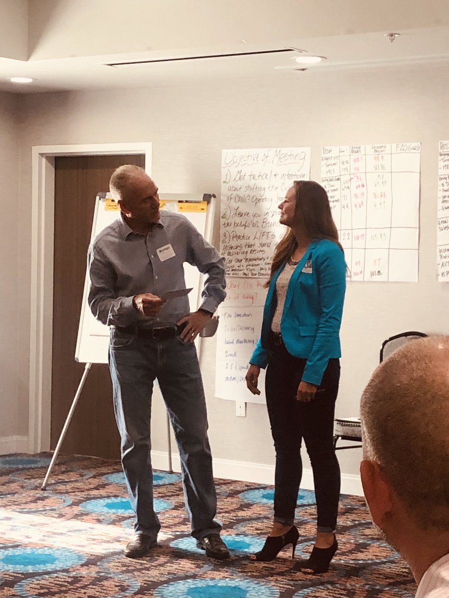amanda3mckinney's tweet photo. Alright, Alright, Alright!!! Kick off to Day 2 Oklahoma Town Hall is on 🔥 @wymanroberts showing @samsam91314 focused recognition and @Cgravens1 giving @CaitlinShort14 recognition! #EveryGuestCounts #ChilisLove game strong!! @train3rgirl https://t.co/jKH3ahxPcl