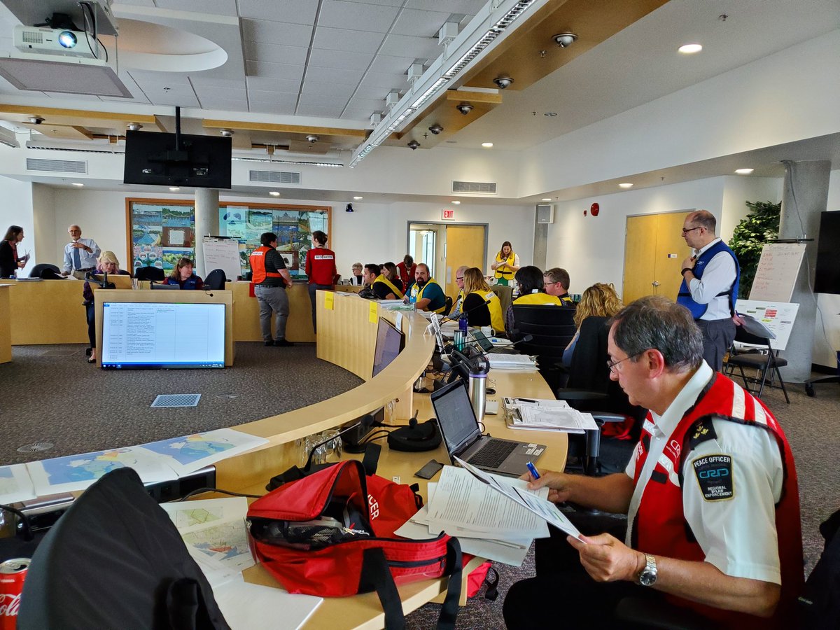 Melodie_BC's tweet photo. Great day for an EOC Exercise
#crd #yyj #jdfemerg #wildfireexercise #preparetobeready #eoc #emergencymanagement #disasterandemergencymanagement #longtagislong #goingtosleepnow https://t.co/rESWFIpQlD