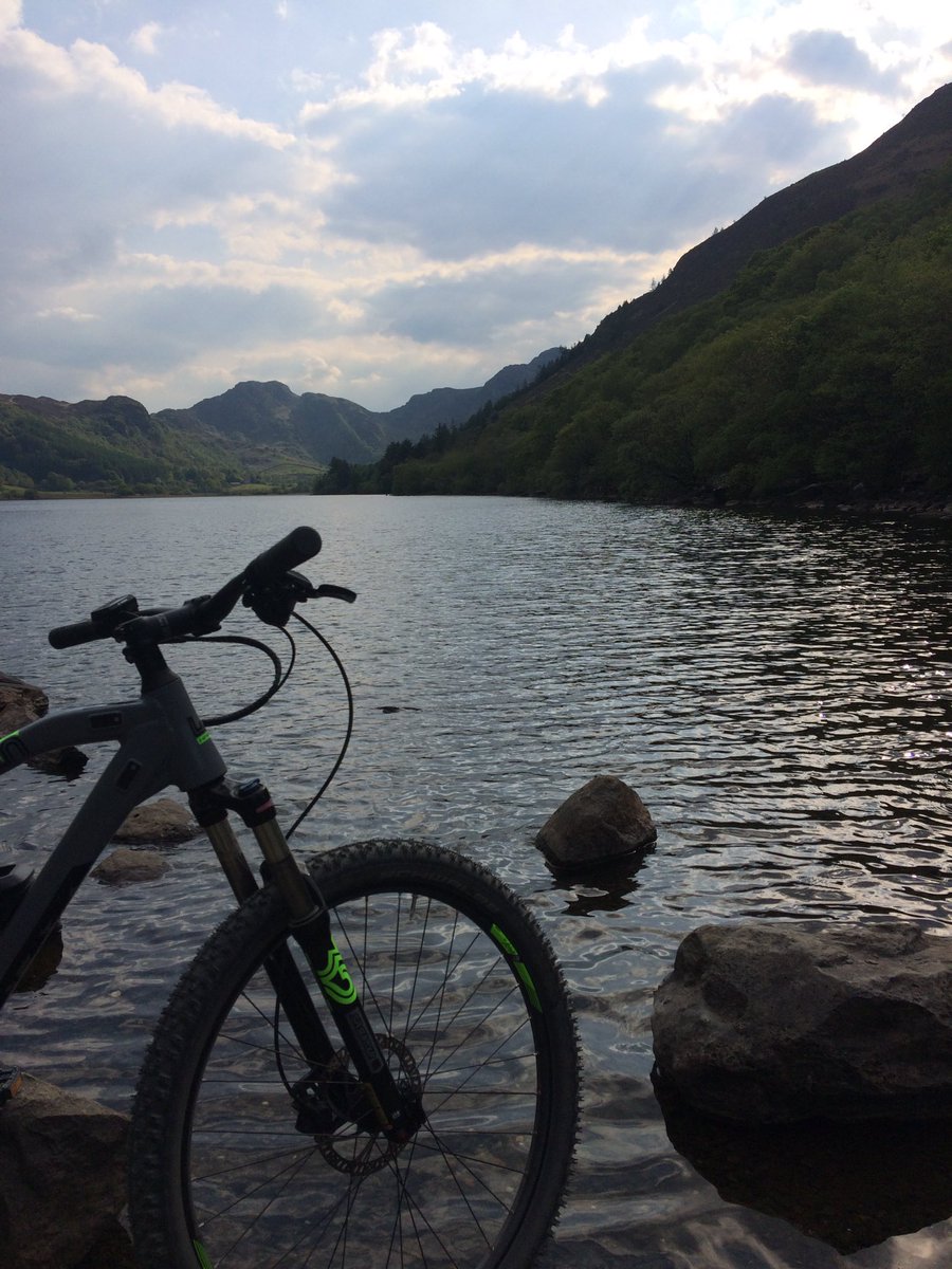 oemetcalfe's tweet image. Noson dda ar y beic heno #llynparc #llynbychan #llyngeirionydd #llyncrafnant paradwys Dyffryn Conwy