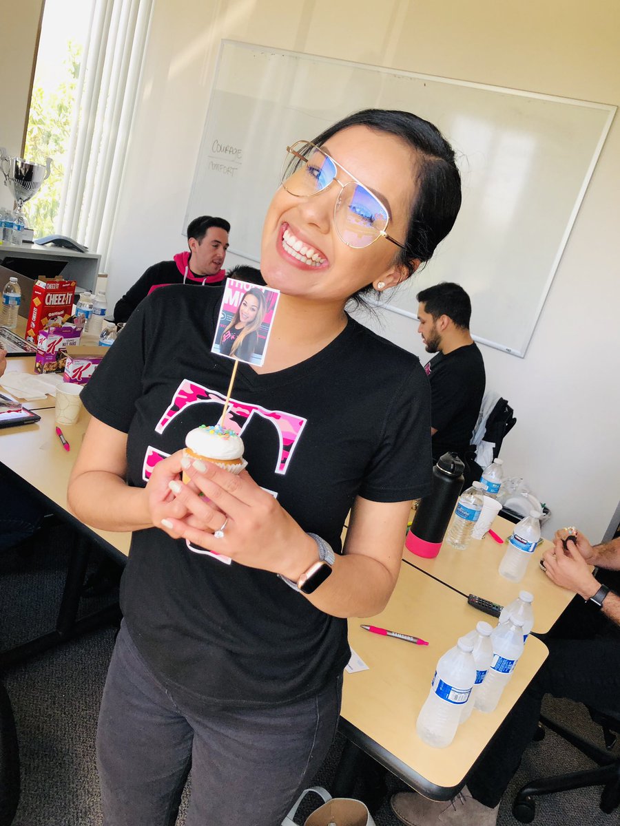 tmo_fania's tweet photo. Happy Birthday to the most beautiful girl inside and out!! @Pommie_K so we celebrate with a Pom cupcakes, obviously! #WESTisBEST #MagentaMuscle #OrangeCountySOUTH https://t.co/VwsMfc4PxH