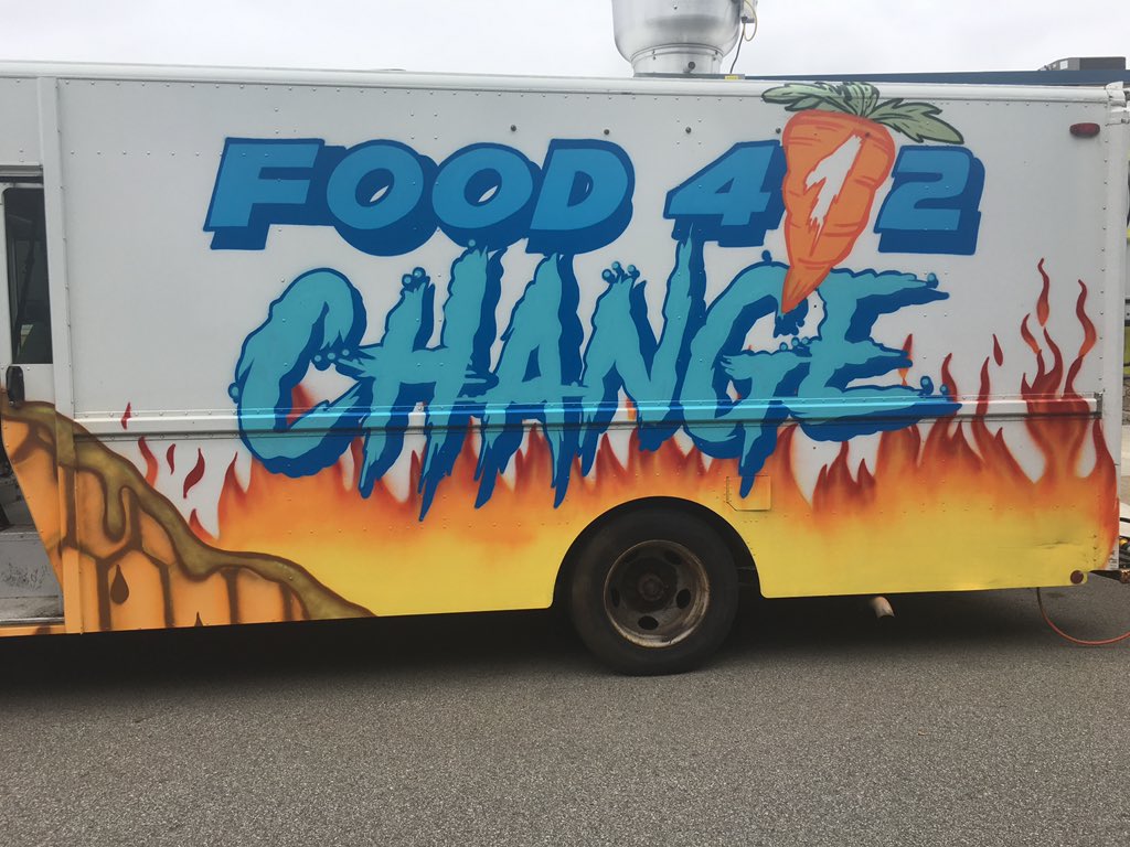 EducationUncontained tweet media