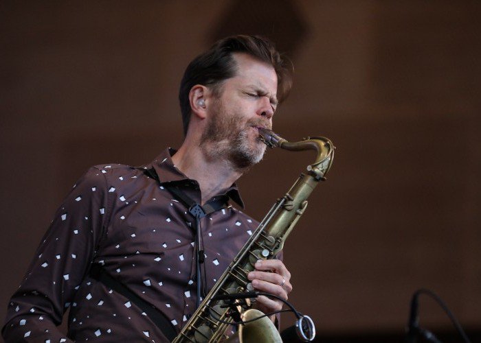 Seguimos con sonidos sincopados de 19:00 a 20:00 hrs en #JaliscoRadio #PreSoloJazz 96.3 FM
Esta noche de jueves suenan @DonnyMcCaslin @tigranmusic @markguiliana @vijayiyer @BrianBlade Matthew Shipp, Esbjorn Svensson, Yaron Herman y @CraigTaborn