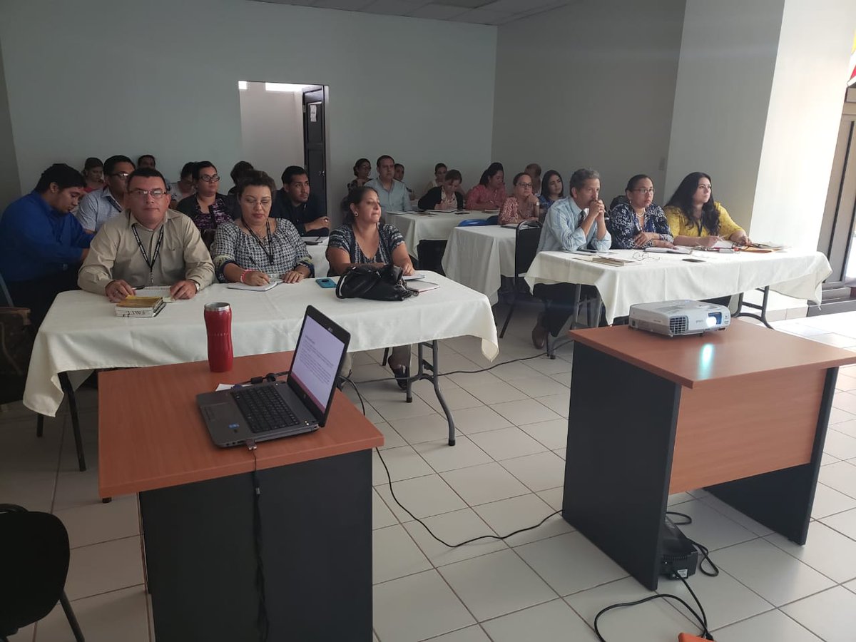 EscuelaHonduras's tweet photo. #DiplomadoEnDerechoProbatorioEnMateriaPenal #SeccionB #ModuloV: La prueba en la etapa preparatoria e intermedia del proceso penal, dirigido a Funcionarios del @PJdeHonduras #SPS impartido por la Mag. Norma Iris Coto https://t.co/emJ0W3lJ53