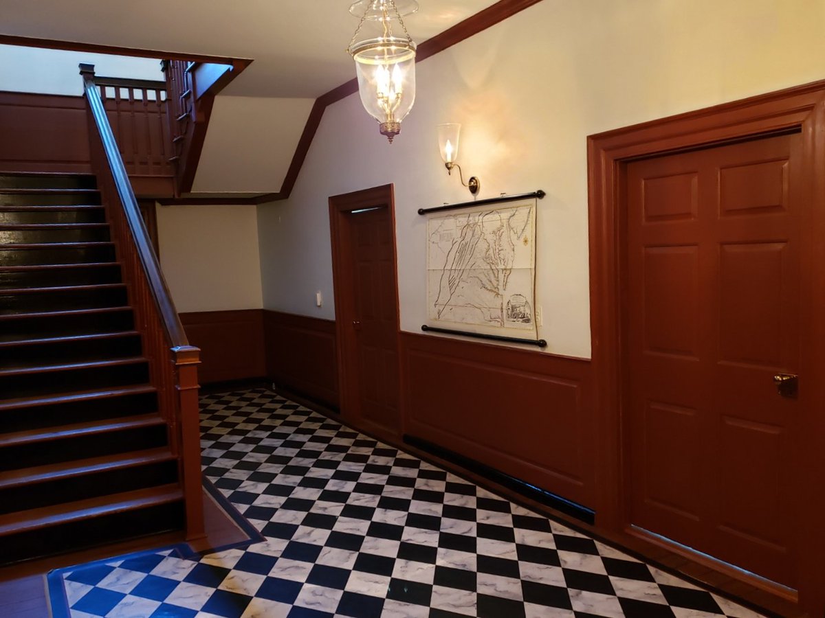 VB History Museums (@VBHistMuseums) on Twitter photo 2019-05-16 20:57:24 The woodwork in passage of the Francis Land House is painted Spanish Brown with black baseboards. These dark colors are usually found in high traffic areas and are perfect for hiding scuff marks or dirt tracked in by the many visitors the Land family likely saw! #RainbowMW The woodwork in passage of the Francis Land House is painted Spanish Brown with black baseboards. These dark colors are usually found in high traffic areas and are perfect for hiding scuff marks or dirt tracked in by the many visitors the Land family likely saw! #RainbowMW