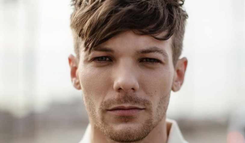 TuMedio's tweet photo. Louis Tomlinson (@Louis_Tomlinson ) publicó Hoy ! el video de "Two of Us" y emocionó a sus fans
El artista británico dio a conocer su nuevo material, el cual fue dedicado a su madre.❤️
#LouisTomlinson #TwoOfUsMusicVideo #TwoOfUs #TwoOfUsVideoOutNow https://t.co/l54Iy87Qp7