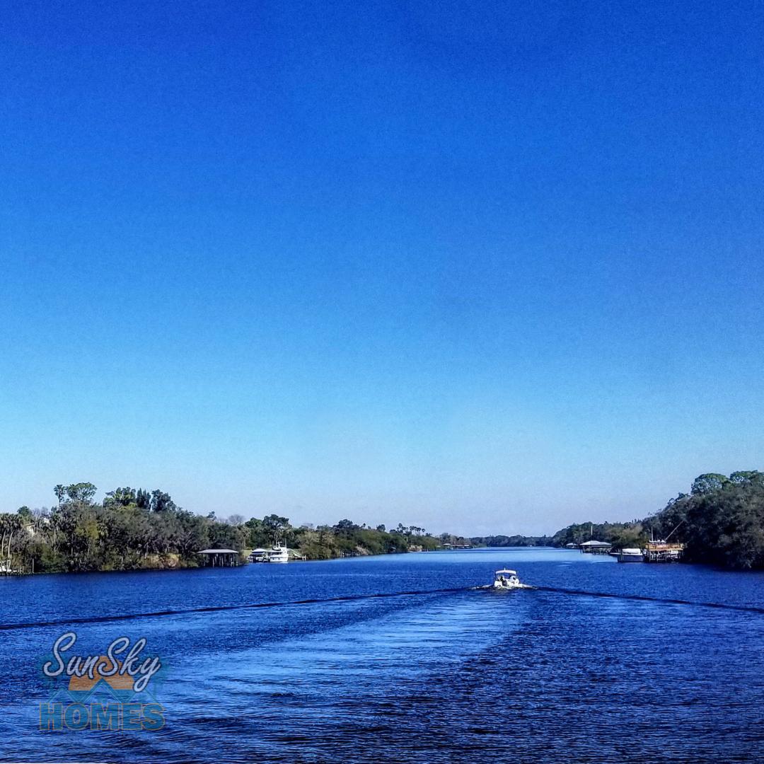 SunSkyHomes's tweet photo. The beautifully blue #Caloosahatchee River meanders through LaBelle and is a haven for boaters, kayakers and others.
Call or Text: (239) 294-3322
https://t.co/PmLnfCW5Sd
#LabelleFlorida #labelleFL #swflorida @SWFL #SouthFlorida #thegreatoutdoors #nature https://t.co/Ur5D7CPk5Z