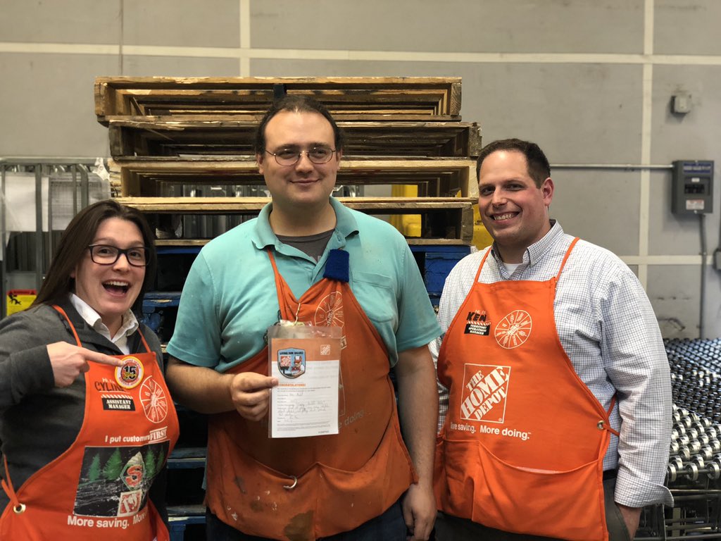 CylinaRivero's tweet photo. Congrats to Receiving DS Peter!  TOM Ken recognized him for having a clean receiving and doing an amazing job on his reports!  Thanks Peter! #HD4737 #D19TopInOps #D19in19 @clmirishHD https://t.co/WMkeAUmb2E