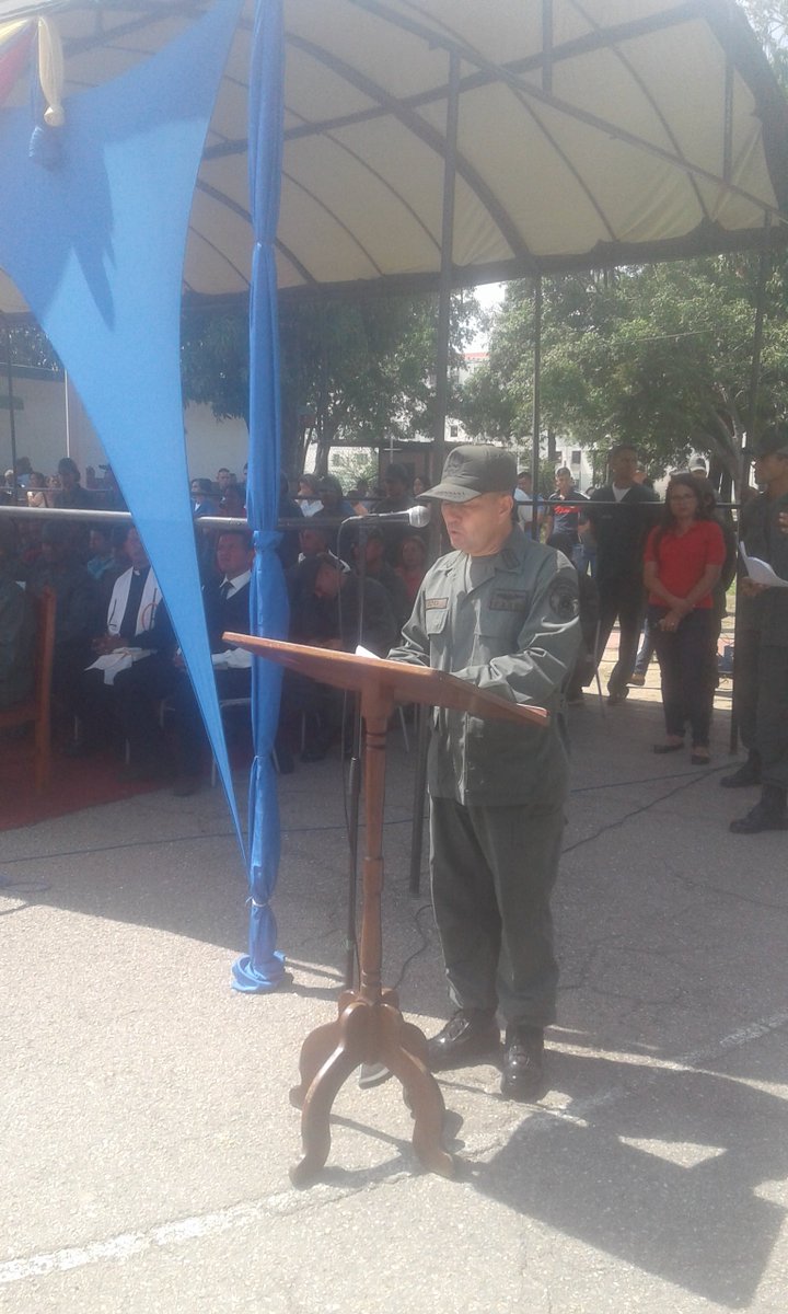 amb_Efotrop's tweet photo. #16MAY2016 En la EFOTROP se realizó Acto con motivo de la "Investidura y Juramentación" de los alumnos integrantes del Curso Especial de la XXII promoción de Sargentos Revolucionarios de la @AviacionFANB siendo presidido por la @educacion_amb @SARGENTOSAVIAD1 https://t.co/CLdg0TsNZk