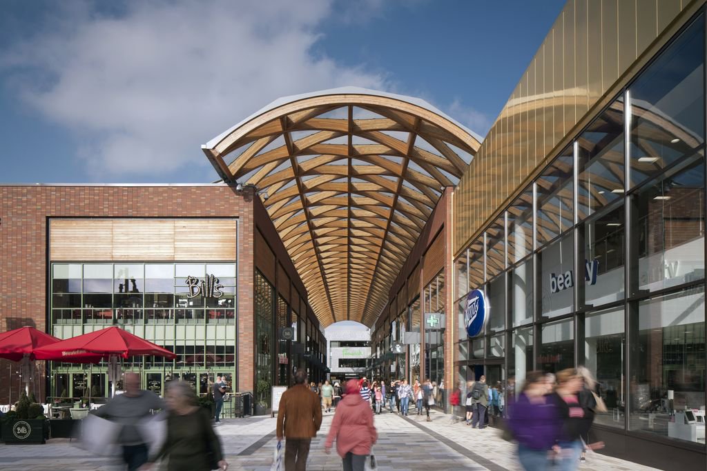 RICSUKPress's tweet photo. The Lexicon, Bracknell wins the Regeneration category at the #RICSAwards South East! The project has transformed Bracknell town centre and brought a new pride to its people. @Chapman_Taylor @The_Lexicon @bdp_com https://t.co/ygZ4xeRxEn