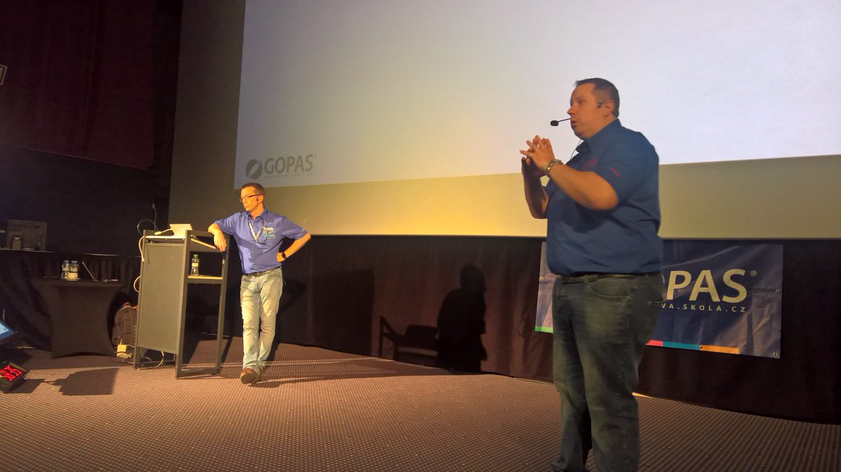 MilanBortel's tweet photo. @MarekChmel jde jen stěží zachytit v klidném postoji. Za to @VladimirMuzny, to je rozený pozér 🤩😀 #TechEdDevCon https://t.co/mcc4ViNBtp