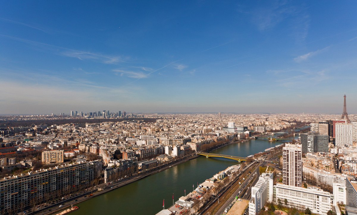 cityzmedia's tweet image. 📣 Nous remportons le contrat de #MobilierUrbain de la Ville de @Paris, le marché le plus stratégique de France, jusqu’en 2024. 
Félicitations aux équipes qui ont contribué à ce gain historique ! 👏🏻
#OOH #CommunicationExtérieure #Paris 
+ d'infos : bit.ly/2Q3UqMC