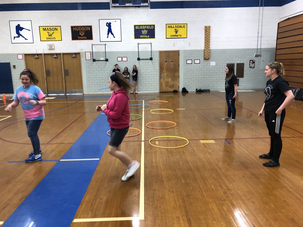 ManuszakEdward's tweet photo. Great @DundeeSPLT event today at @DundeeMSVikings with the “Kick Butts” tobacco cessation campaign! It is always great to have students learning from students and to get them actively engaged! #rowlikevikings @JWFoster11 https://t.co/Z84CzNaRig