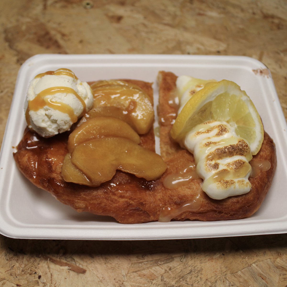 Finish off your Sunday dinner with these classic flavours @digbethdiningclub this Sunday. Get your chops around either cinnamon apple crumble and ice cream or lemon meringue. Just two of the fantastic choices we’ll be #flattingout this Sunday. #sundayfunday