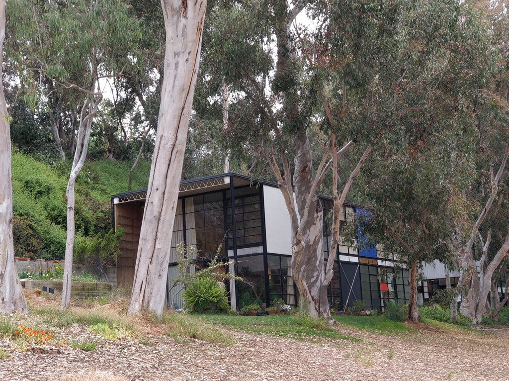 slirt's tweet image. Finally made it to the @EamesHouse, aka #CaseStudyHouse No. 8, built 1949; amazing #design and location #PacificPalisades #midcentury #architecture #realestateporn
More pics here on IG  instagram.com/p/Bxh8nW1lHYA/…