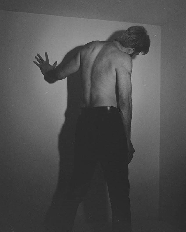 Milanza_Photo's tweet photo. Me. Cornered.
#autoportrait #cornered #artphotography #flashphotography #mediumformat #ishootfilm #shotonfilm #bronica #645 #filmphotographer #etrsi #filmphotography #corner #bedtime #selfportrait #filmportrait #120film #ilfordfp4 #ilford #bwfilm #bnw #b… https://t.co/3d7sHy4GDd https://t.co/13WED2fsus
