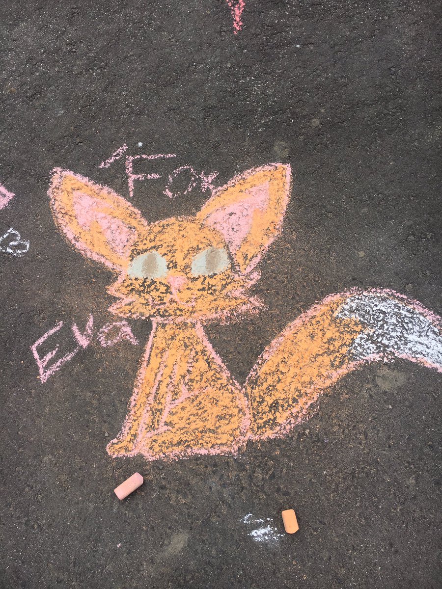Martin77Heather's tweet photo. Better late than never!  @M_Mustangs_ grade 5 students “chalking” about mental health!#gedsb #Letschalk https://t.co/M4Gh07KcpY