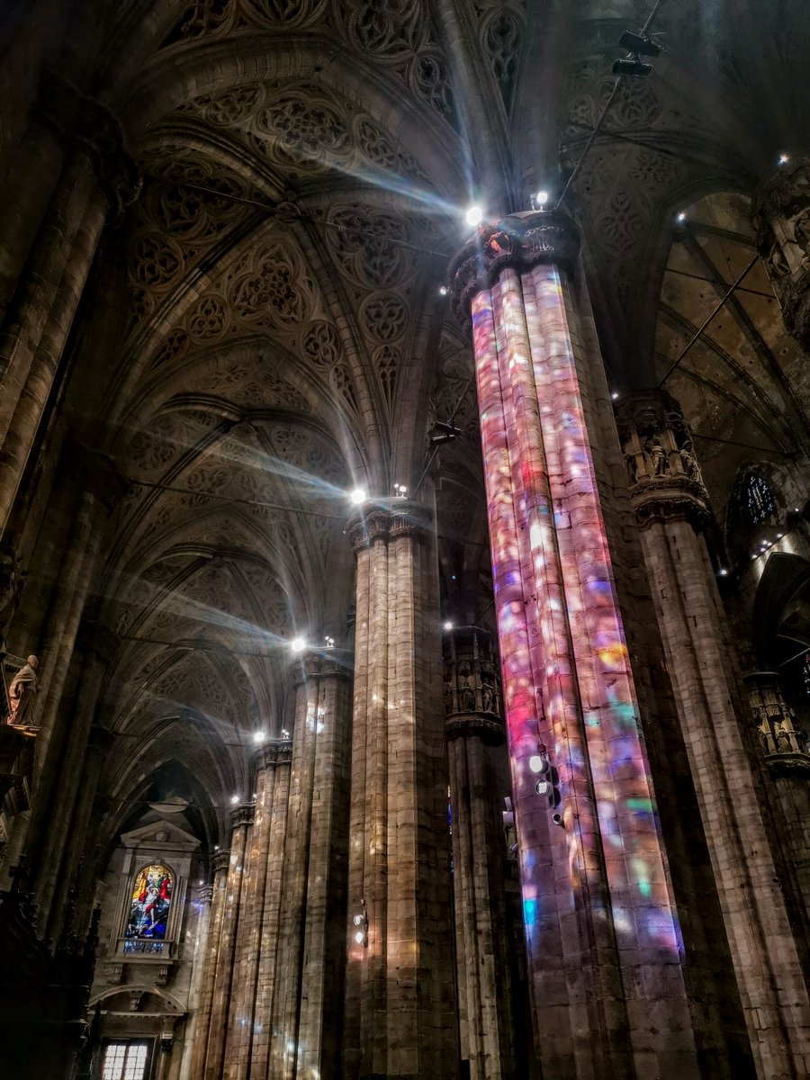 #RainbowMW La radice spirituale della vetrata è racchiusa nell'arte della #luce e del #colore. 
Dopo il diluvio universale, apparve l'#arcobaleno 
'L'arco sarà sulle nubi e io le guarderò per ricordare l'alleanza eterna tra Dio e ogni essere vivente che è sulla Terra' Genesi 9,16