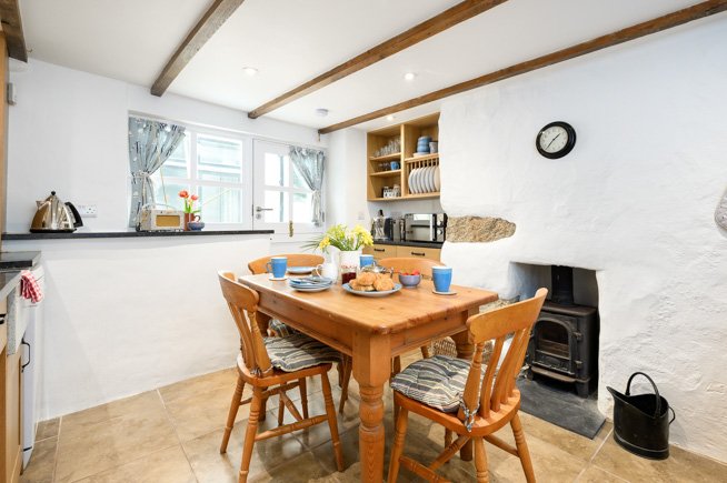 AspectsHolidays's tweet photo. Situated down a quiet cobbled lane, The Bolt Hole is a quaint cottage sleeping 4, located in the Downalong area of St Ives.
Take a closer look: https://t.co/HbaGRBC7e5 https://t.co/QSpn24AqTi