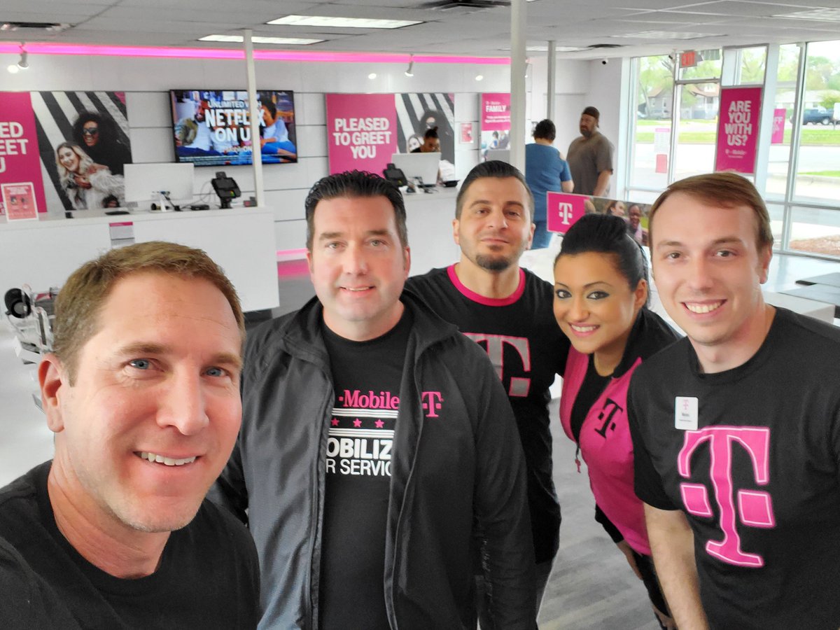 Rockin' in Lincoln Park, MI <a href="/richgarwood/">Rich Garwood</a> <a href="/NazShayota/">Naz Shayota</a> <a href="/Unitedwireless_/">United Wireless</a>