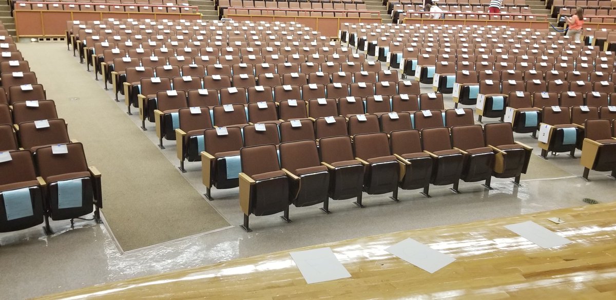 EsteroHS's tweet photo. Seniors....Mandatory graduation practice tomorrow at 7:30am. We can't wait to see you! https://t.co/NCNl0WVtof