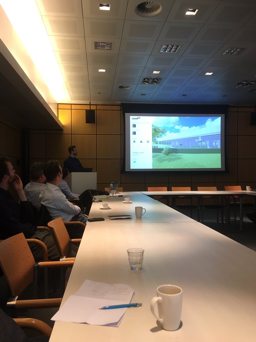 Docenten volgen een inspirerende sessie over #digital #design in de #civieletechniek. Met dank aan @WitteveenBos