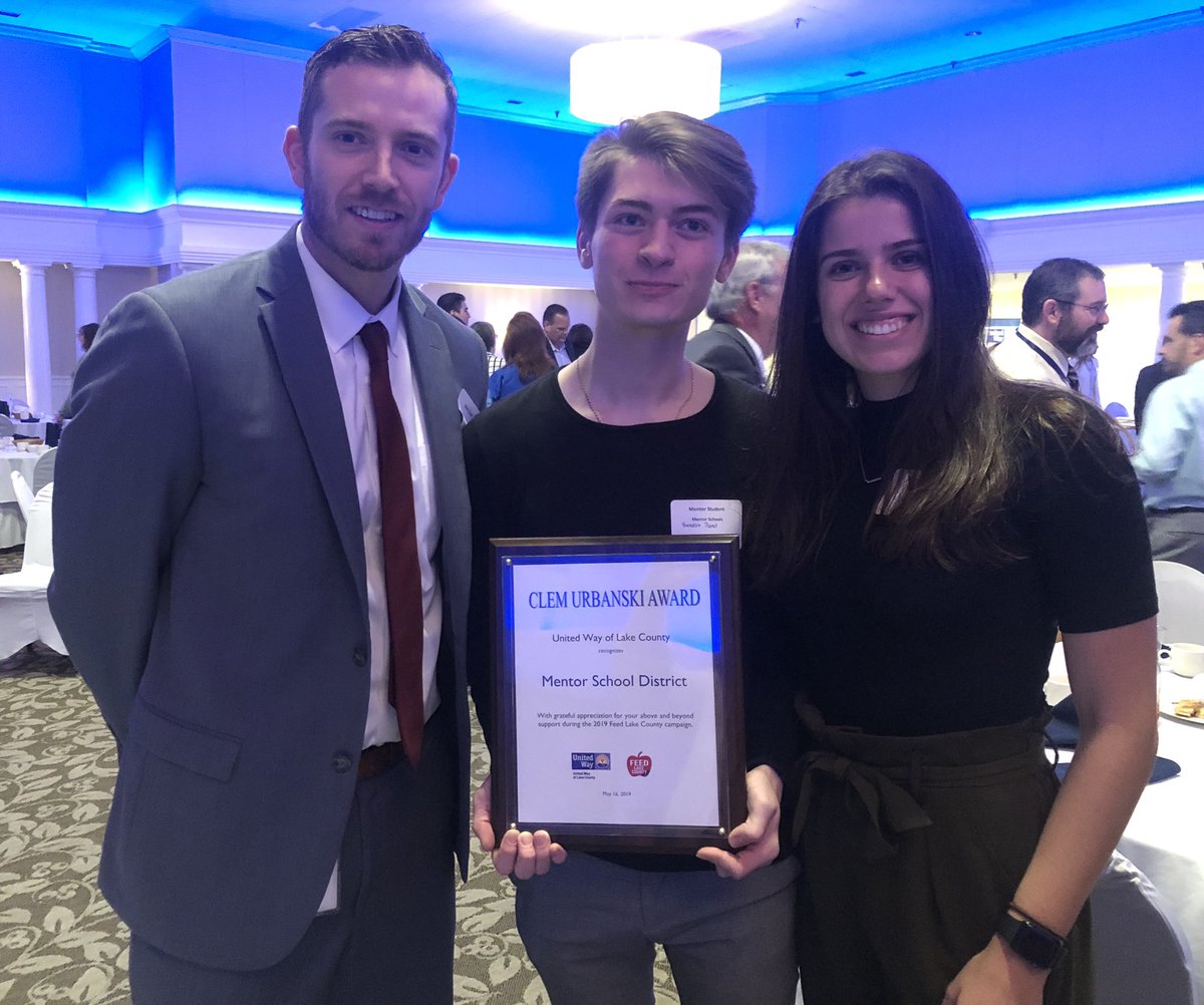 PrincipalCrowe's tweet photo. Thank you @UnitedWayLakeCo for recognizing @mentorschools as this year’s Clem Urbanski Award winner. We appreciate the opportunity to give back and make a difference in our community #OnceaCard #feedlakecounty https://t.co/v3GrTbRnBp