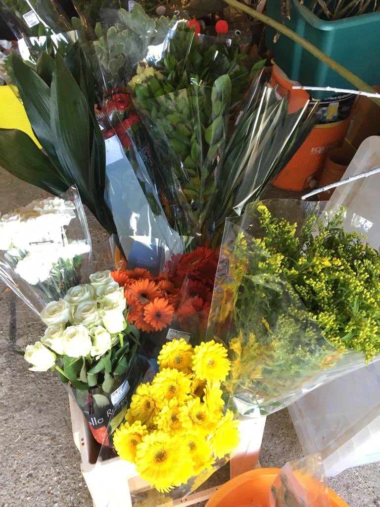 SBlog2019's tweet photo. Collecting flowers at silly o’clock this morning .... https://t.co/enZ8OhAUGE