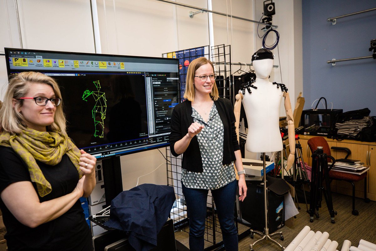 VL2Science's tweet photo. There's still time - vote for #ProjectSAIL @ https://t.co/lLEckSuMsb and help our #ActionandBrainLab and @MotionLightLab win the 2019 #StemforAllShowcase. Our teams are work towards creating and testing a proof-of-concept #ASL learning experience in #virtualreality! @GallaudetU https://t.co/hrO00pmMC5