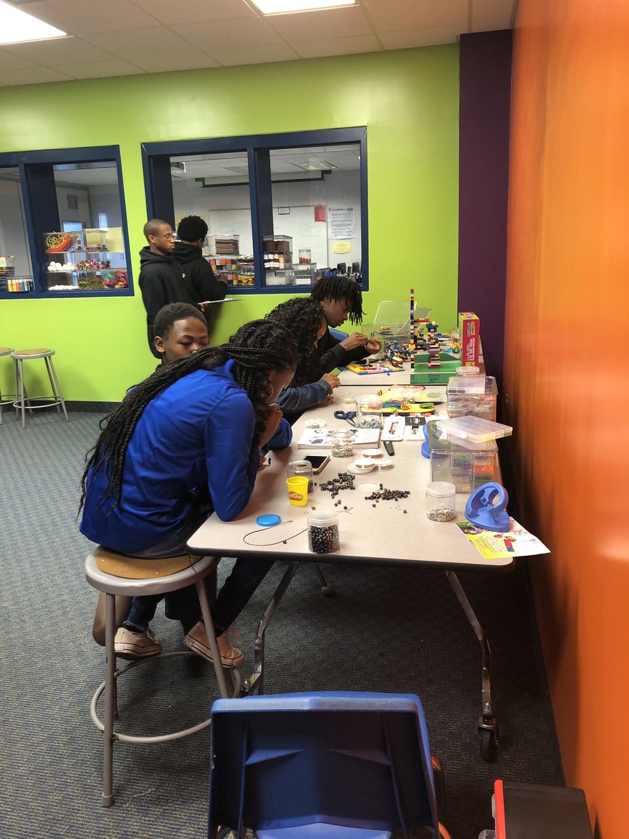 LGZapanta's tweet photo. The BHS MAKERSPACE. Create, Discover, Collaborate and Learn! #PatternsAndSequences
@BHSBulldogsbcps https://t.co/fPegOAHZaU