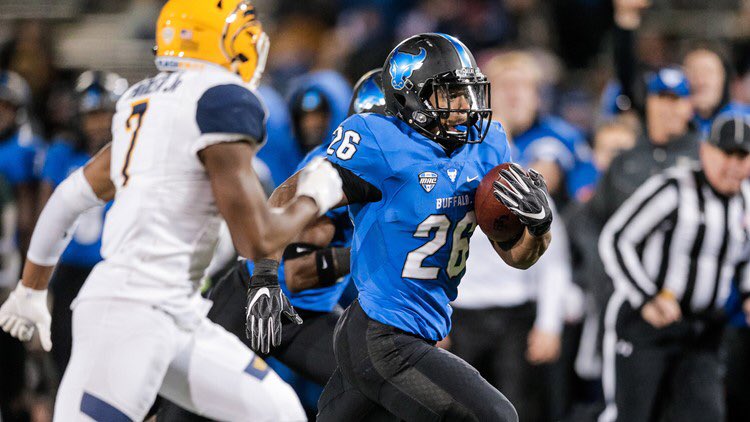 TrillyAve's tweet photo. Thankful to receive an offer from the University at Buffalo🐃 ‼️ Thanks @AlanHensell for the offer 🔵⚪️ @CoachHooksHT #WeDifferent #UBhornsUP #ALL41 #20STAMPEDE20 https://t.co/22itTFlD5R