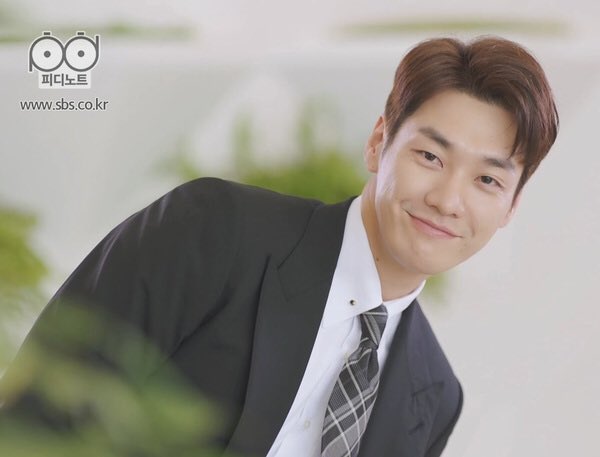 eyh_1103's tweet photo. #KimYoungKwang, hintay ka lang. Malapit na matapos show ni Lion Oppa. Umpisahan din kita ๐
#ILovedYouFromTheBeginning
#TheSecretLifeOfMySecretary https://t.co/b22arRHWJZ