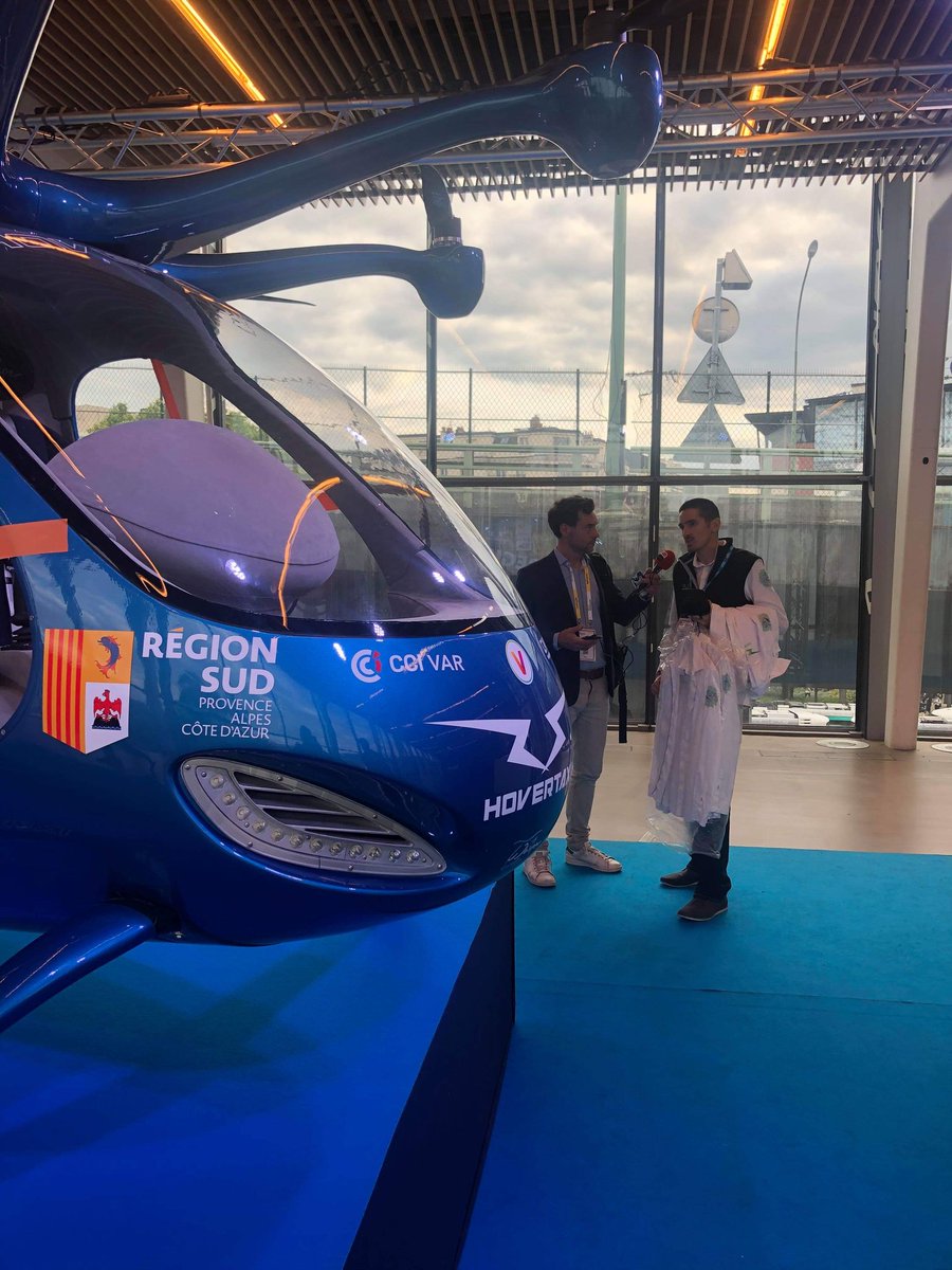 Hover_Taxi's tweet photo. Dernière interview de la journée avec @SudRadio  #HoverTaxi
#VivaTech #VivaTech2019 #VivaTechnology https://t.co/PSjMEc7coA