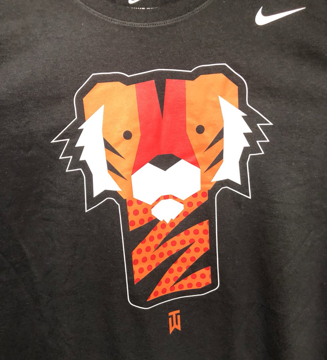 LochLloydGS's tweet photo. Get your Tiger Woods “Frank” tee shirt @LochLloydGS Limited sizes and quantities @Nike https://t.co/xwLcM5p122