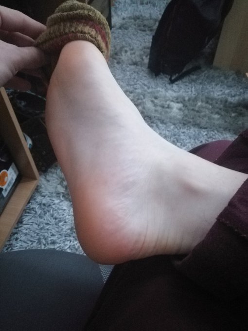 L'odeur qui &eacute;mane est affreuse. Fais en ton parfum.  The odor is awful. Make it your perfume.  #moneyslave<a href="/tag/footfetish"class="tags"><span>#footfetish</span></a><a href="/tag/feet"class="tags"><span>#feet</span></a><a href="/tag/master"class="tags"><span>#master</span></a><a href="/tag/findom"class="tags"><span>#findom</span></a><a href="/tag/paypig"class="tags"><span>#paypig</span></a><a href="/tag/footslave"class="tags"><span>#footslave</span></a>