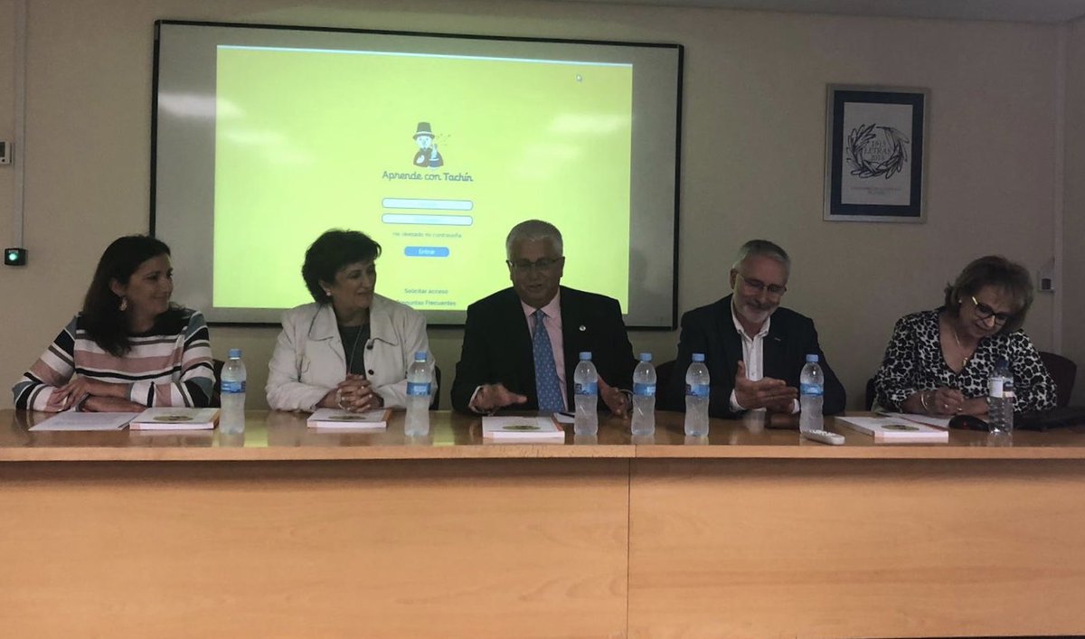 javier_ballesta's tweet photo. #aprendecontachin Presentación del libro y website @editum @UMU @umusiu https://t.co/NfNiiMDWby