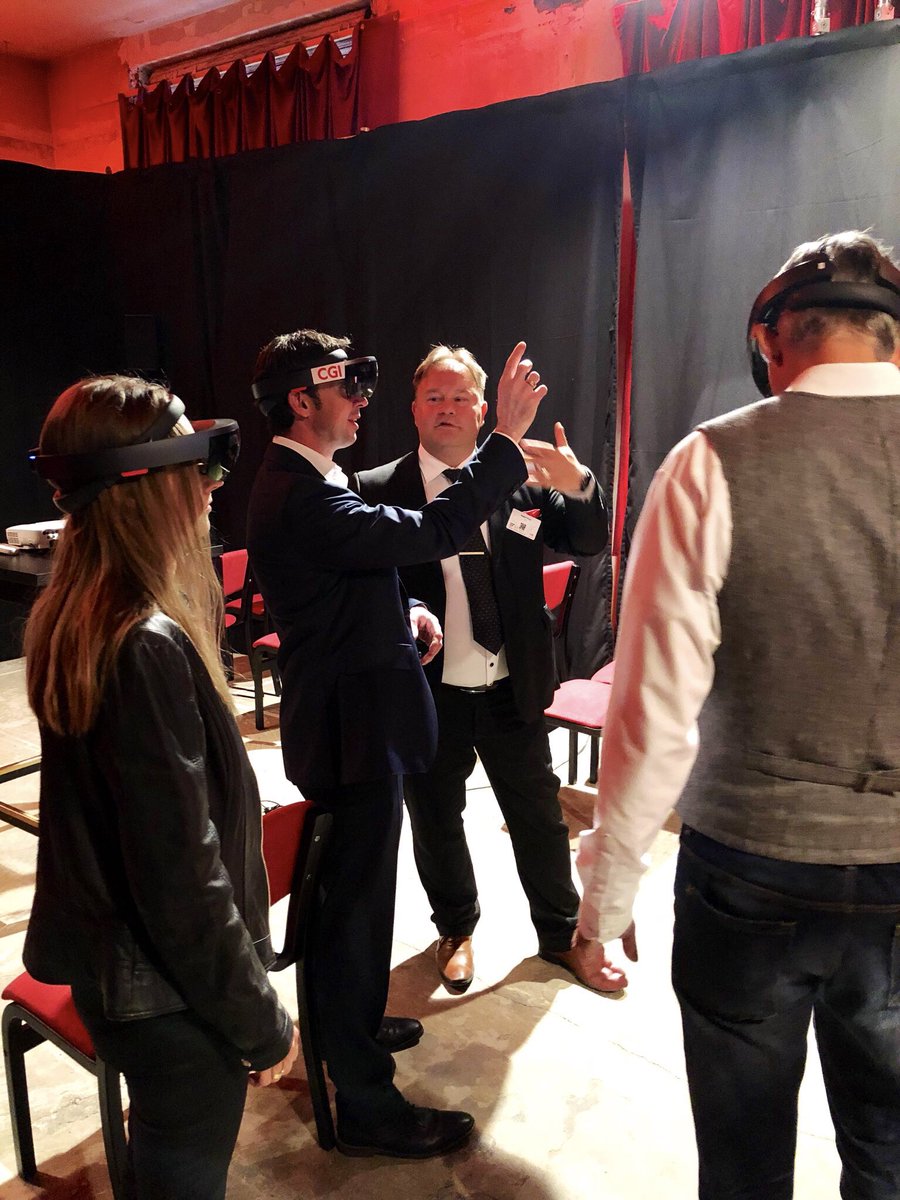 CGI_DE's tweet photo. Hidden City: Eine Stadt zieht um und unsere Kunden sind live dabei dank #AugmentedReality! Danke @R_Ylitalo für die beeindruckende Demo. #KHD2019CGI #VirtualReality #Innovation https://t.co/XMgVzUsgCb