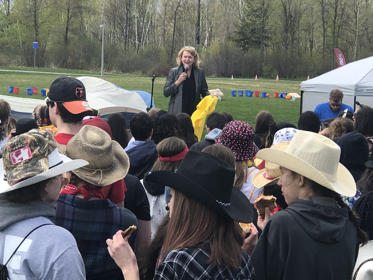 karenmccrimmon's tweet photo. I was happy to help start the @RelayForLife! Too many of us have been affected by cancer. Thank you for showing solidarity with our community and for coming together to show that NO ONE has to face cancer alone! #RelaySMT https://t.co/8DTZ1bAoDq