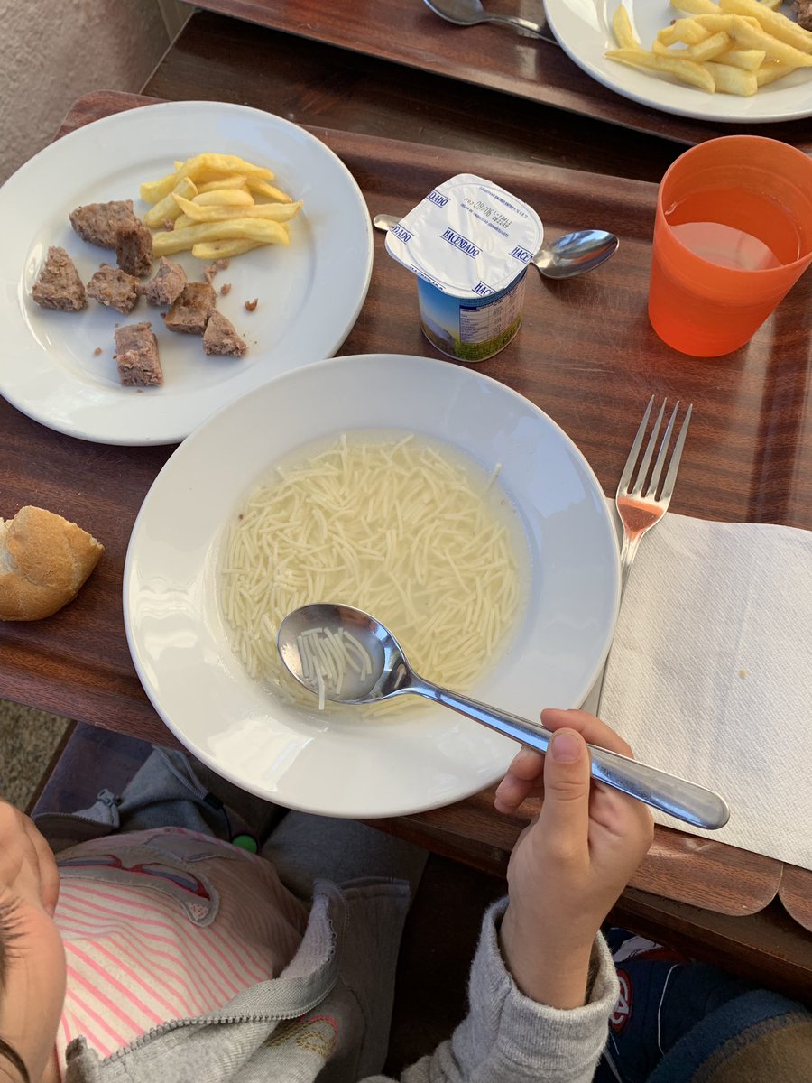 Ya estamos cenando!!!! <a href="/RaquelHBST/">RaquelHBST</a> <a href="/SaraHbst_infant/">Sara</a> <a href="/TeacherRociHBST/">TeacherRociHBST</a> <a href="/olgaHBST/">Profe Olga</a> <a href="/HBSTORREJON/">Humanitas Torrejón</a>